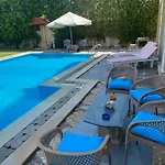 Lovely Villa 5- Bedroom With Overflow Pool With Nice Garden At Green Oasis Resort