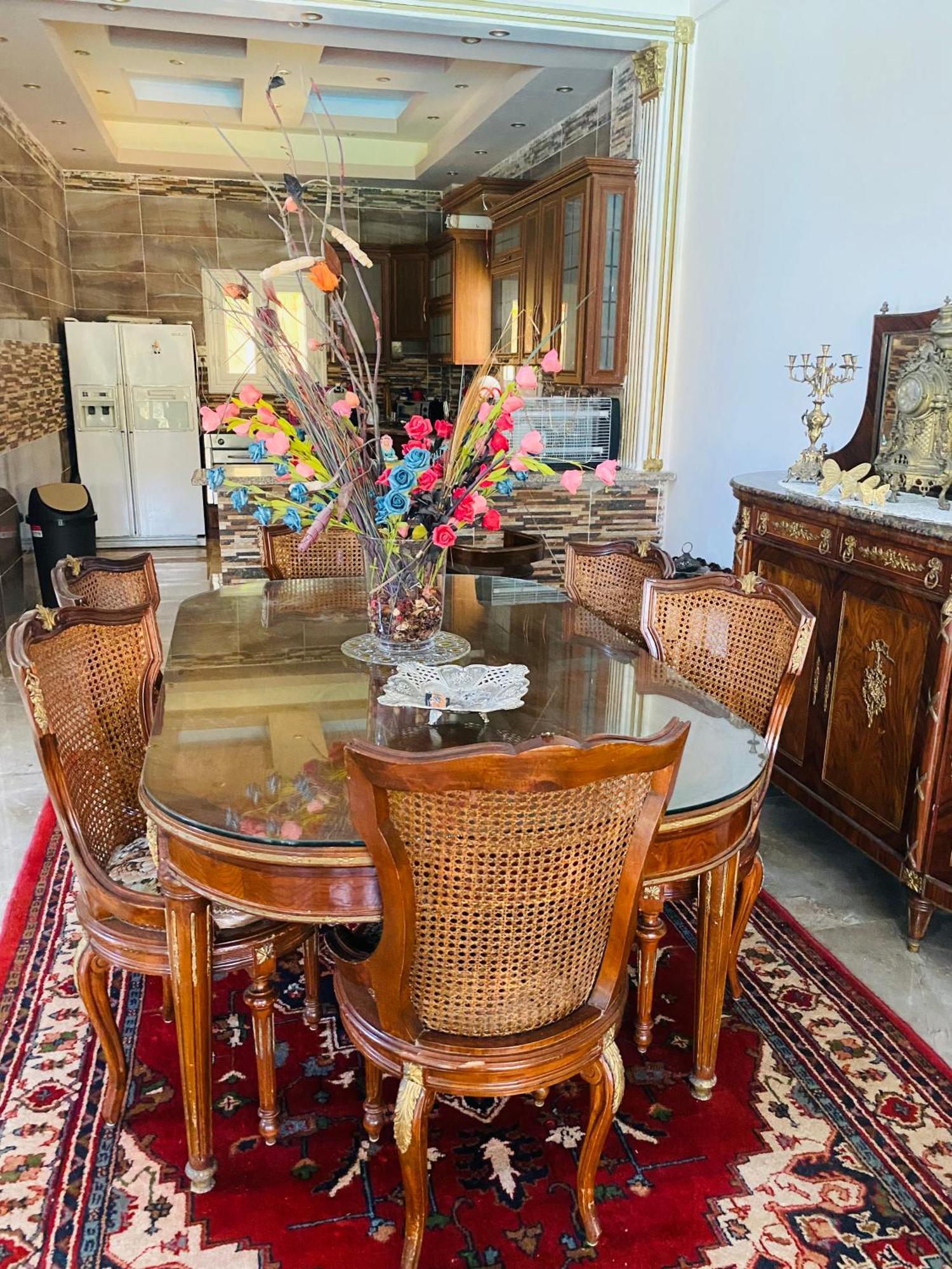 Lovely 5- Bedroom With Overflow Pool With Garden At Oasis *